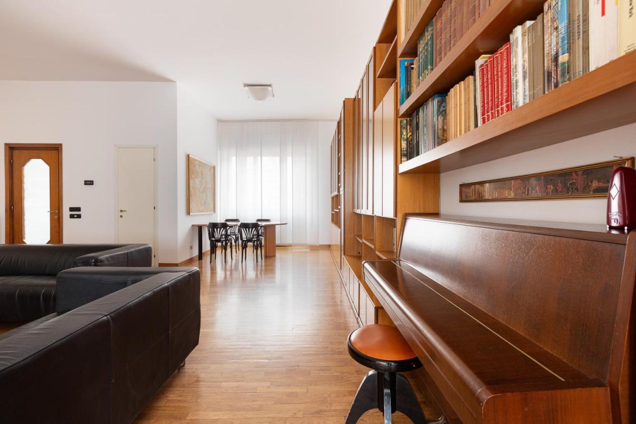 Ca' Stellini - Comoda Casa Indipendente Con Parcheggio Privato Мілан Екстер'єр фото
