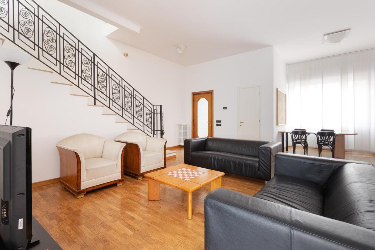 Ca' Stellini - Comoda Casa Indipendente Con Parcheggio Privato Мілан Екстер'єр фото